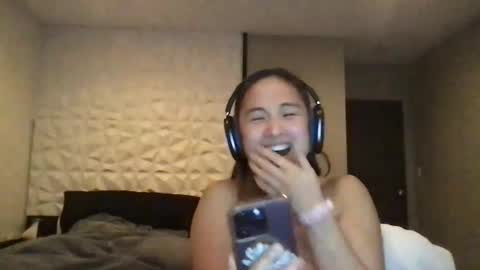 chellybear101 online show from 12.24.24