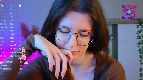 Mona online show from 12.10.24