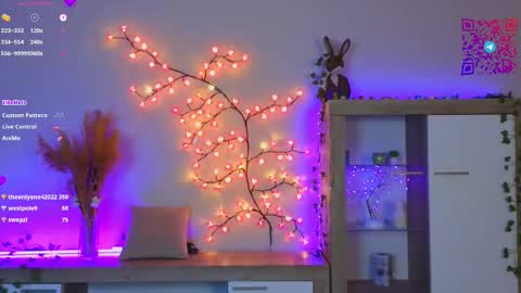 Mona online show from 02.26.25