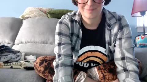 Snapshot of chelseasentra1 chatting on 10.31.25 Chelsea online show from 10.31.25