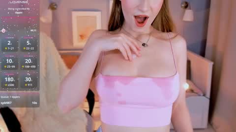 Snapshot of cheril_lady chatting on 01.11.25 Cheril follow me online show from 01.11.25