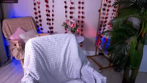 Snapshot of cherrie_sherry chatting on 02.14.26 Sherry online show from 02.14.26