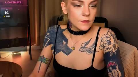 Snapshot of cherrie_sherry chatting on 02.23.26 Sherry online show from 02.23.26