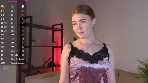 Lina online show from 09.13.25