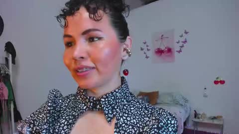 Snapshot of cherry_cute4u chatting on 10.18.25 liana online show from 10.18.25