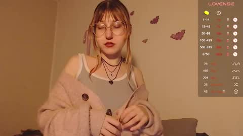 Snapshot of cherry_hazzze chatting on 11.12.25 Cheryl online show from 11.12.25