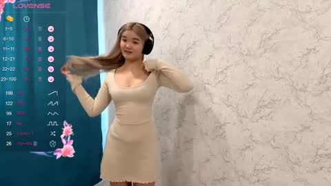 Snapshot of cherry_in_dreams chatting on 11.04.25 Kate online show from 11.04.25