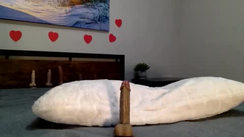 Snapshot of cherry_sinn chatting on 02.13.26 cherry sin online show from 02.13.26