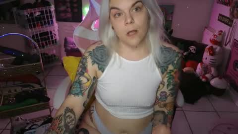 Snapshot of cherryb0mbb0mb chatting on 12.02.24 CherryBombBomb online show from 12.02.24