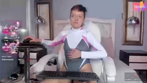 Snapshot of cherryblow_ chatting on 10.30.25 Cherry Glow online show from 10.30.25