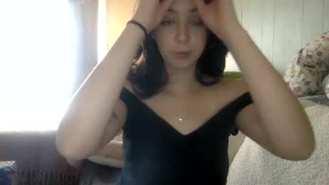 Snapshot of cherrychapsticc chatting on 01.08.25 Aliya online show from 01.08.25