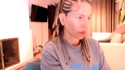 Snapshot of cherrycoloured chatting on 02.02.26 Anna online show from 02.02.26