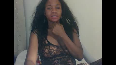 Snapshot of cherrycounty chatting on 10.25.25 cherry online show from 10.25.25