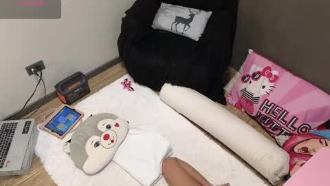 Snapshot of cherrycreme chatting on 02.19.25 Cherry online show from 02.19.25