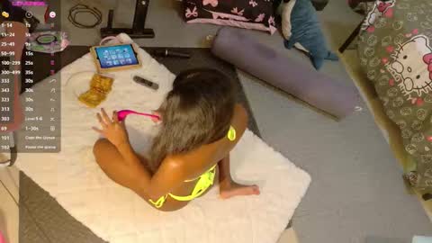 Snapshot of cherrycreme chatting on 09.23.25 Cherry online show from 09.23.25