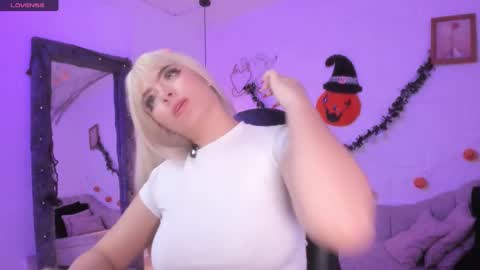 Snapshot of cherrydoll_dl chatting on 10.19.25 Morfy online show from 10.19.25