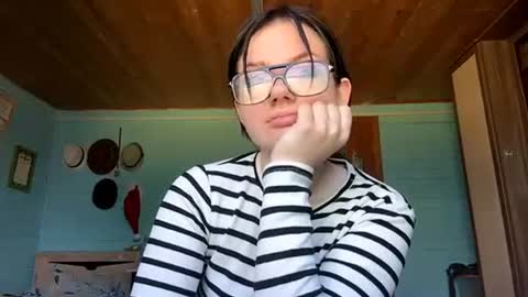 Snapshot of cherrylbeacher chatting on 06.16.26 cherrylbeacher online show from 06.16.26