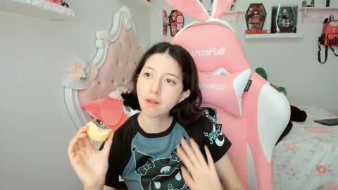 Snapshot of cherrymafer666 chatting on 10.10.25 cherrycute666 online show from 10.10.25