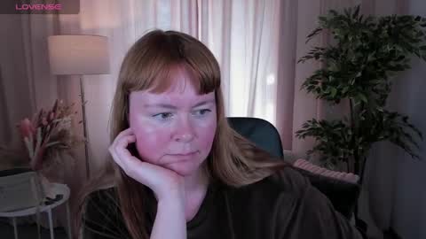 Snapshot of cherrymii chatting on 04.08.26 Miy online show from 04.08.26