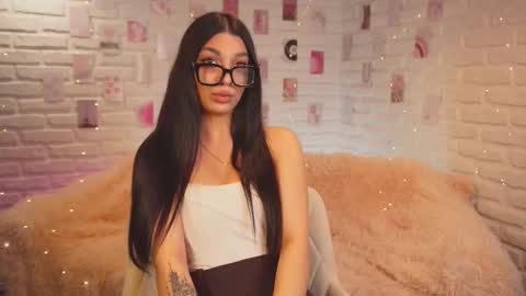 Snapshot of cherrypeery chatting on 10.15.25 Kiki online show from 10.15.25
