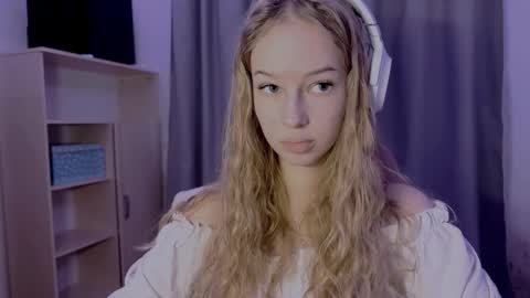 Evie online show from 10.30.25