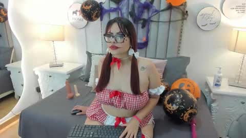 Valery  online show from 10.31.25