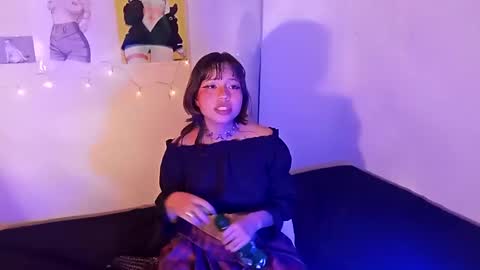 Snapshot of cherrywitchy chatting on 12.19.24 Cherry online show from 12.19.24