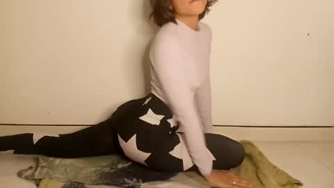 Snapshot of cherrywitchy chatting on 01.01.25 Cherry online show from 01.01.25