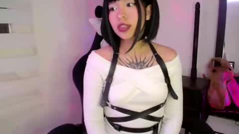 Snapshot of cherrywitchy chatting on 02.14.25 Cherry online show from 02.14.25