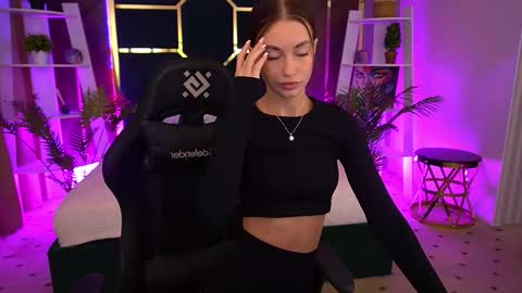 Snapshot of cherryylulu chatting on 09.30.25 cherryylulu online show from 09.30.25