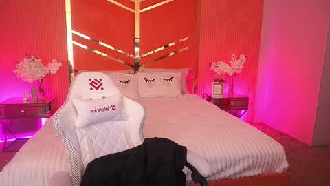 Snapshot of cherryylulu chatting on 11.06.25 cherryylulu online show from 11.06.25