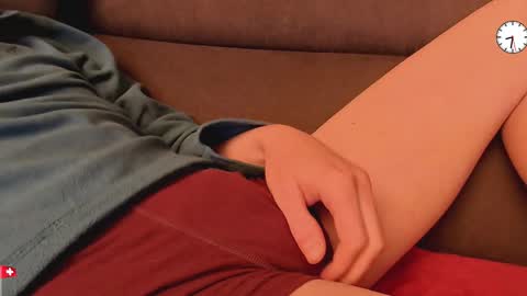 Snapshot of chezmonsieur_g chatting on 10.26.25 Grey online show from 10.26.25