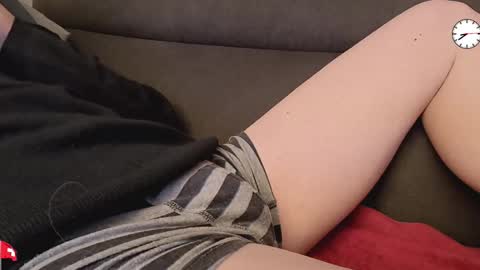 Snapshot of chezmonsieur_g chatting on 11.02.25 Grey online show from 11.02.25