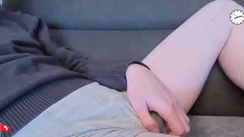 Snapshot of chezmonsieur_g chatting on 11.09.25 Grey online show from 11.09.25