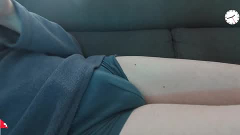 Snapshot of chezmonsieur_g chatting on 01.19.26 Grey online show from 01.19.26