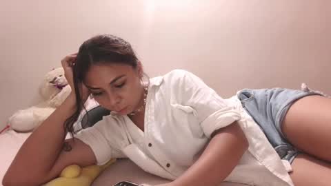 Snapshot of chiara_20 chatting on 05.26.26 Airam online show from 05.26.26