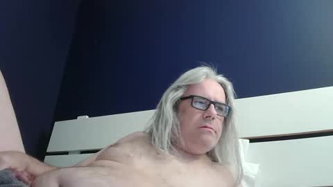 Snapshot of chiguitar chatting on 02.27.26 chiguitar online show from 02.27.26