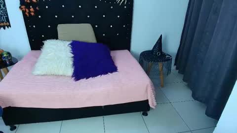 LAURA online show from 10.21.25