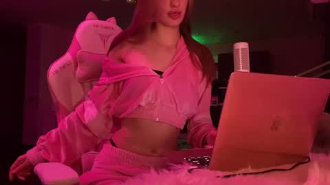 Snapshot of chillgoddess chatting on 01.23.25 Goddess Vika - owner of all ur money online show from 01.23.25