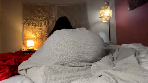 Snapshot of chillwithcamii chatting on 02.15.26 yoursensualparadise online show from 02.15.26