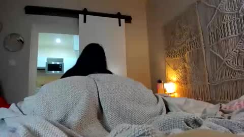 Snapshot of chillwithcamii chatting on 02.25.26 yoursensualparadise online show from 02.25.26