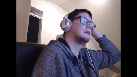 Snapshot of chillzonecam chatting on 10.13.25 chillzonecam online show from 10.13.25