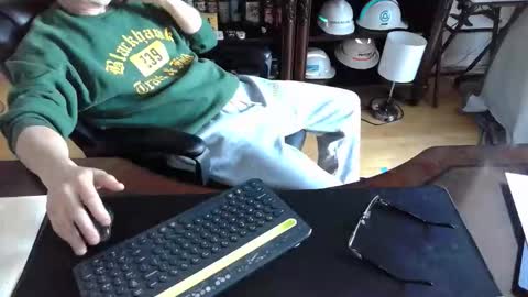 Snapshot of chiphoneman chatting on 03.09.26 chiphoneman online show from 03.09.26