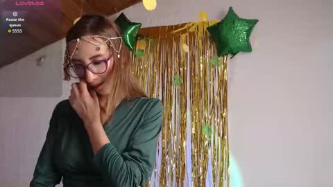 Chloe Bitelly online show from 03.17.26