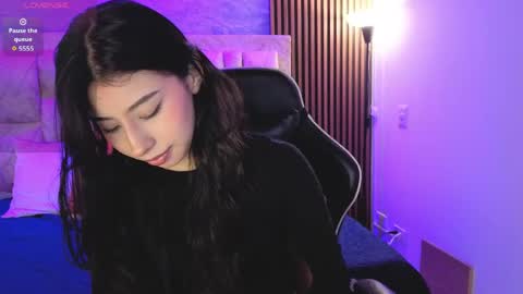 Snapshot of chloe_bluee_ chatting on 04.21.26 chloe_bluee_ online show from 04.21.26
