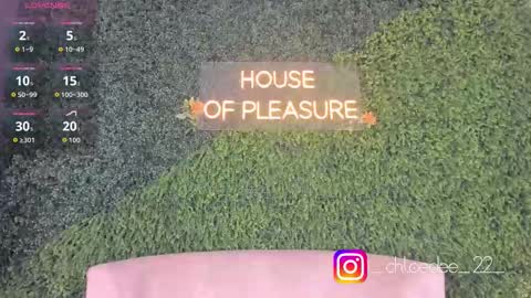 Snapshot of chloe_dee_ chatting on 10.12.25 Chloe online show from 10.12.25