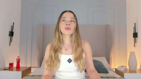 Snapshot of chloe_dee_ chatting on 05.03.26 Chloe online show from 05.03.26