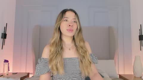Snapshot of chloe_dee_ chatting on 05.21.26 Chloe online show from 05.21.26