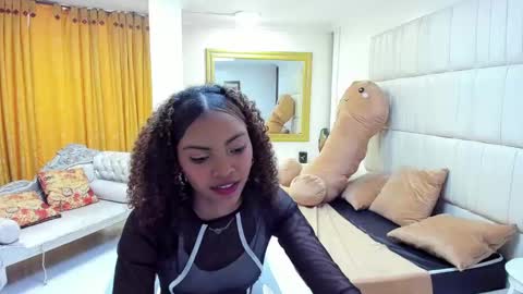 Snapshot of chloe_foster__ chatting on 10.20.25 Chole online show from 10.20.25