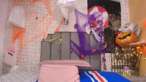 chloe_leroy online show from 10.28.25